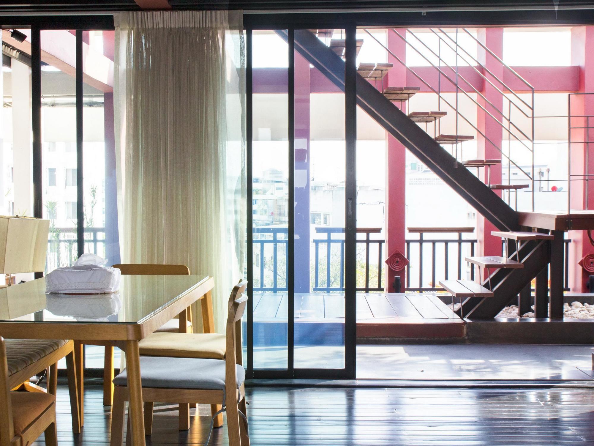 Loogchoob Homestay Bangkok Extérieur photo